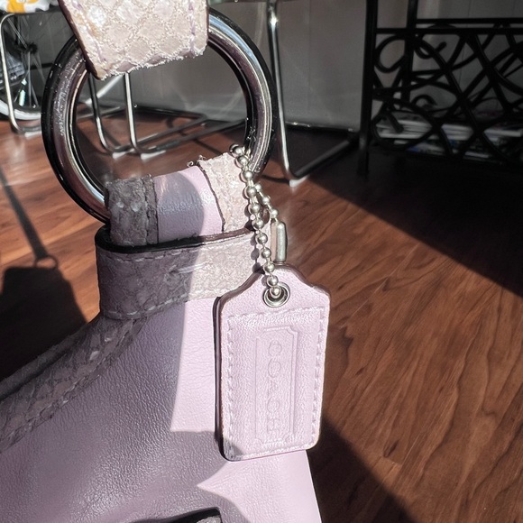 Coach Penelope crossbody bag with a lavender leather exterior - Picture 6 of 9